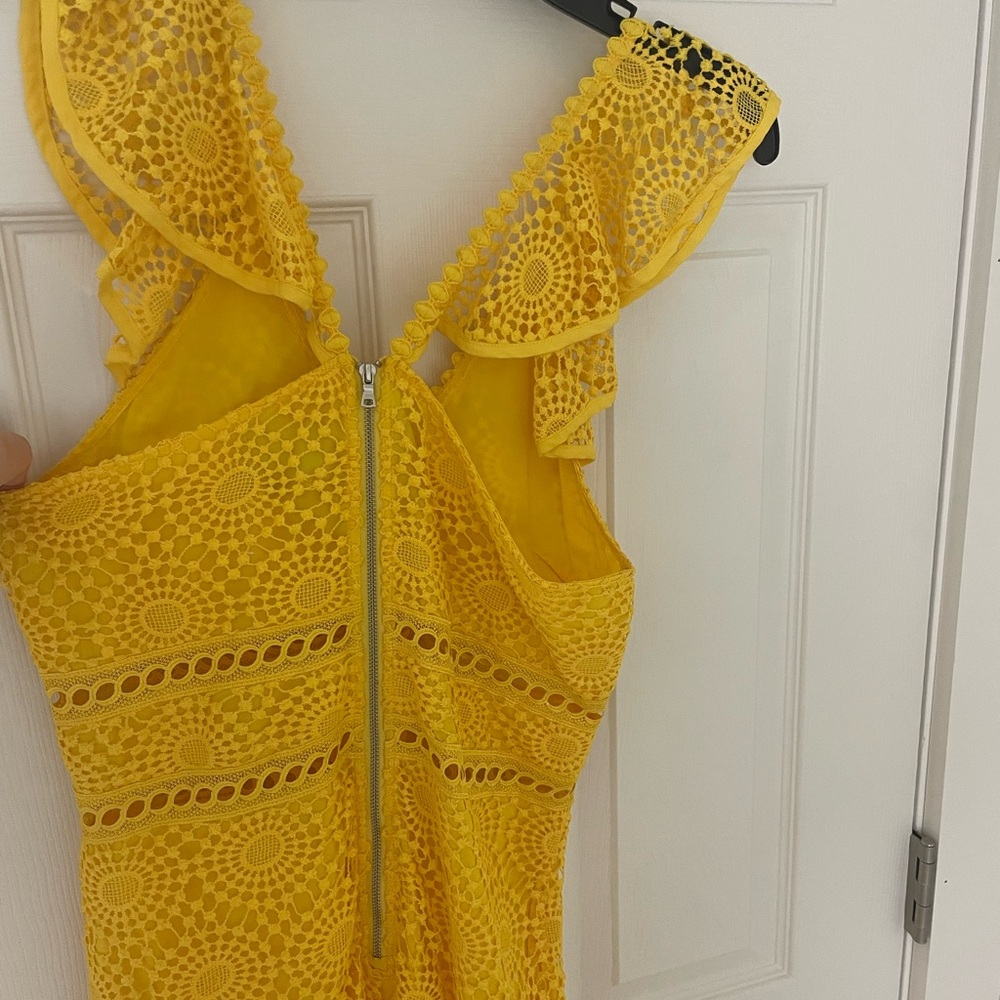 Saylor Leilani yellow lace midi dress M - Picture 5 of 7